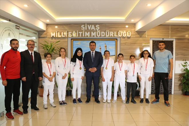 MÜDÜRDEN SPORCULARA TEBRİK