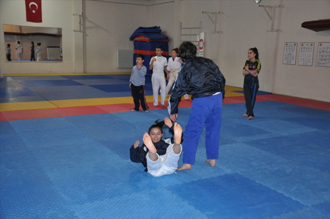 OKULLAR JUDODA YARIŞACAK