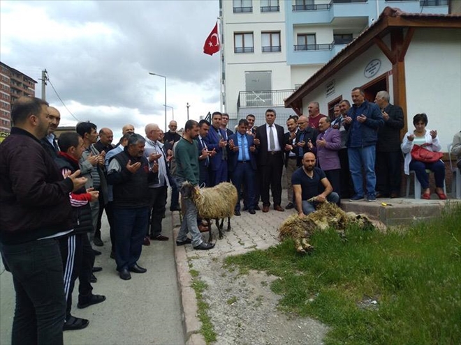 YÜCEYURT MUHTARINDAN ŞÜKÜR KURBANI