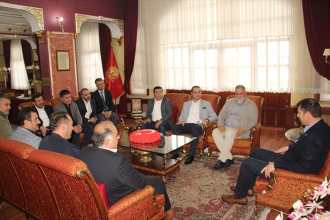 VALİ AYHAN: ?BELEDİYESPOR´UN YANINDAYIZ?