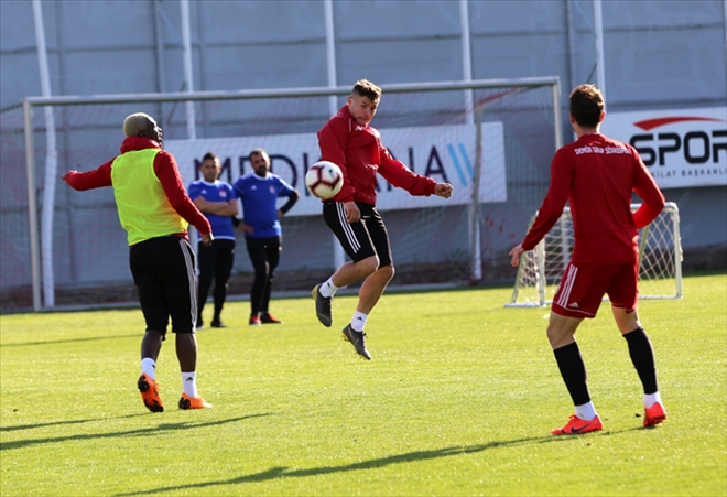 ANKARA MESAİSİ SÜRÜYOR