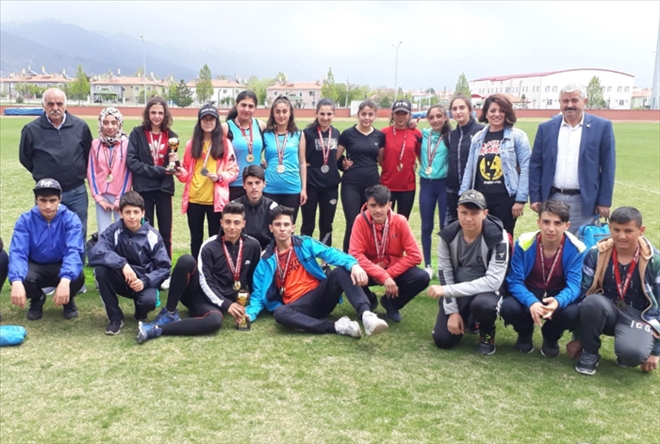 ERZİNCAN´DA SİVAS RÜZGARI ESTİ