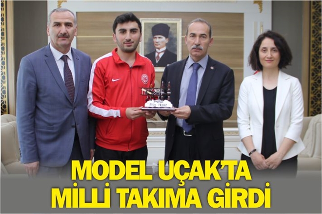 MODEL UÇAK´TA MİLLİ TAKIMA GİRDİ