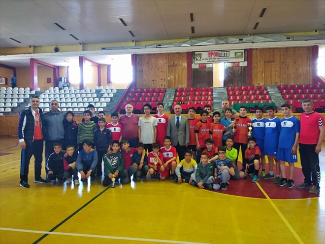 GENÇLİK VE BELEDİYE ŞAMPİYON OLDU