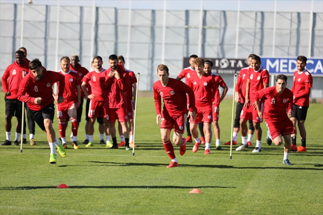 ŞAMPİYON TAKIMA HAZIRLANIYORLAR