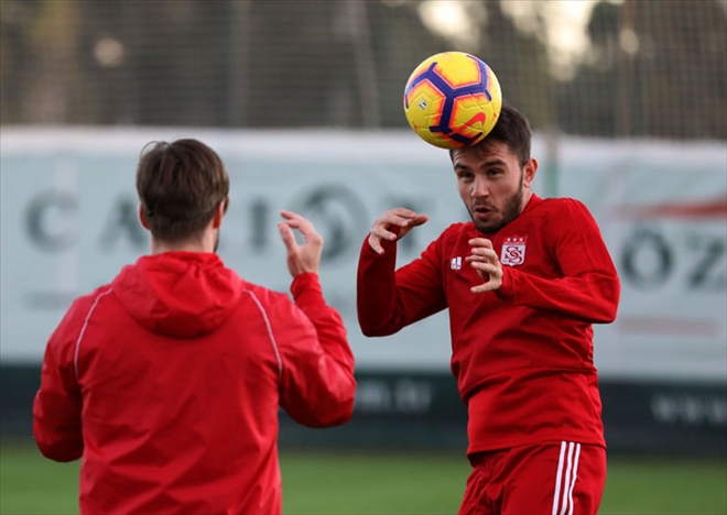 SİVASSPOR´A EMRE ŞOKU!