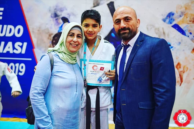 DENLİ, BRONZ MADALYA KAZANDI