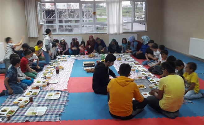 SPORCULAR İFTARDA BİR ARAYA GELDİ