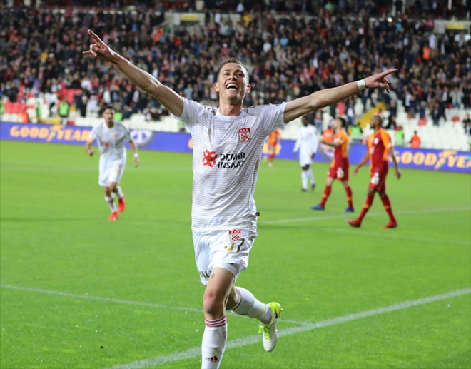 EN İSTİKRARLI HAKAN ARSLAN