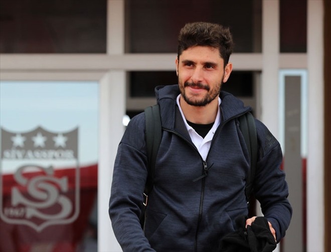 ÖZER HURMACI, BAŞAKŞEHİR´LE ANLAŞIYOR