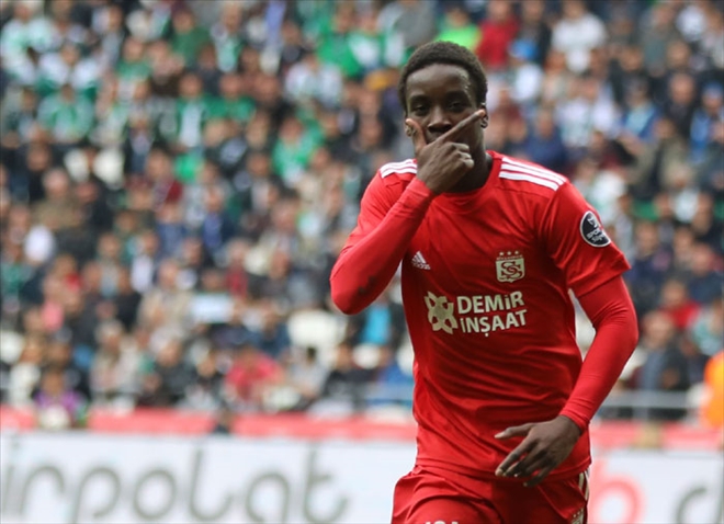 DİABATE KAMPA ÇAĞRILDI