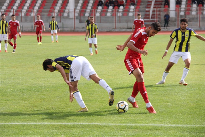 16 FUTBOLCU KART GÖRDÜ