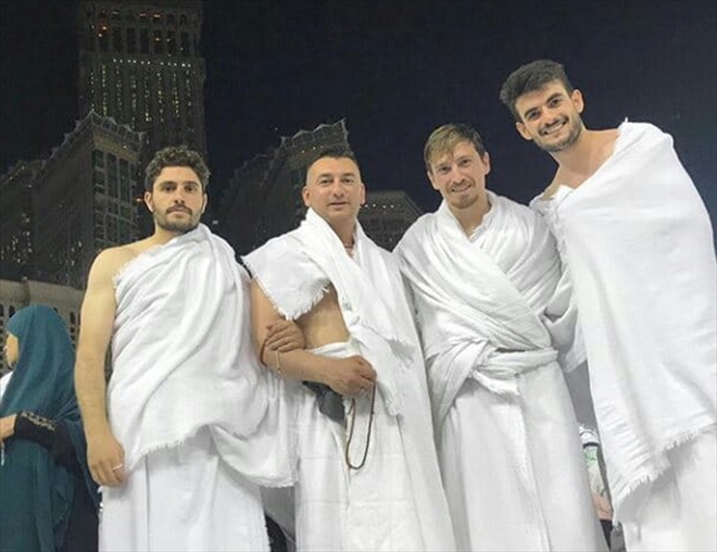 TATİLİ UMRE´DE GEÇİRİYORLAR