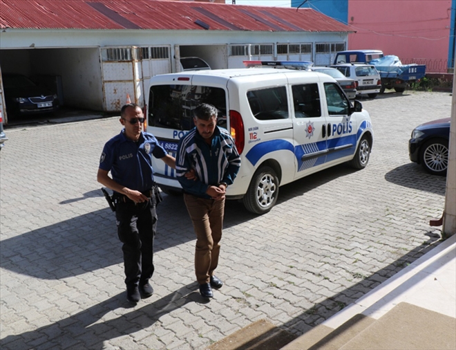 İNSAN KAÇAKÇILARINA SUÇÜSTÜ - video