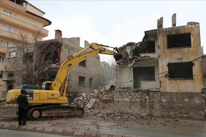 METRUK BİNALAR YIKILIYOR