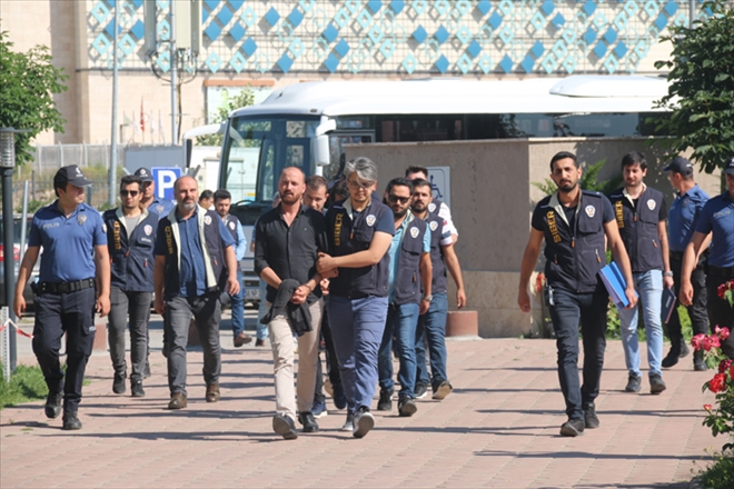 BAHİSTEN 3 TUTUKLAMA - video