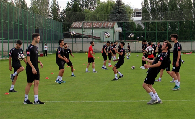 SİVAS BELEDİYESPOR SEZONU AÇTI