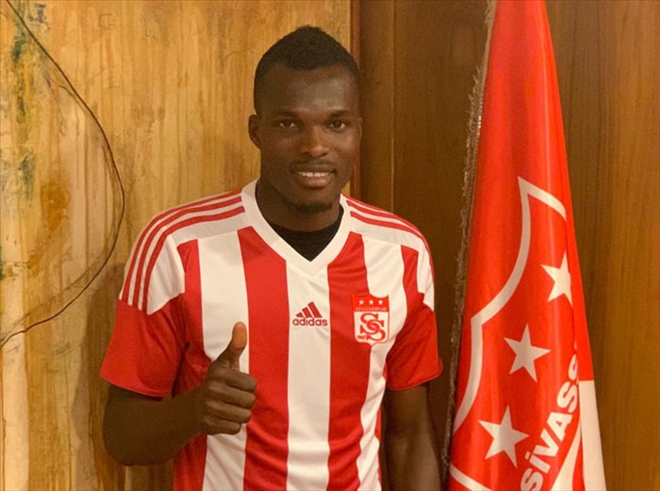 ISAAC COFİE İMZAYI ATTI