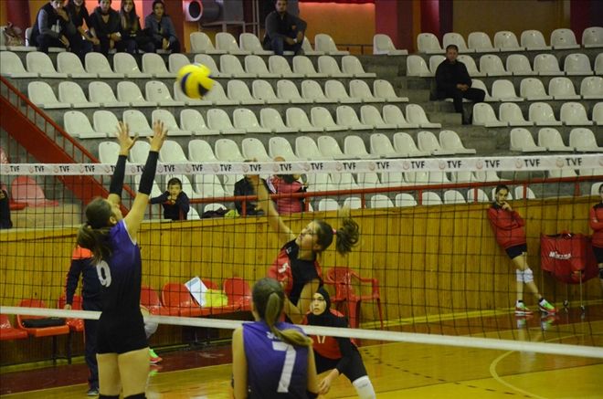 VOLEYBOLDA İKİ MÜSABAKA