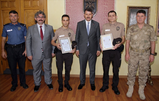 GECE BEKÇİLERİNE ÖDÜL