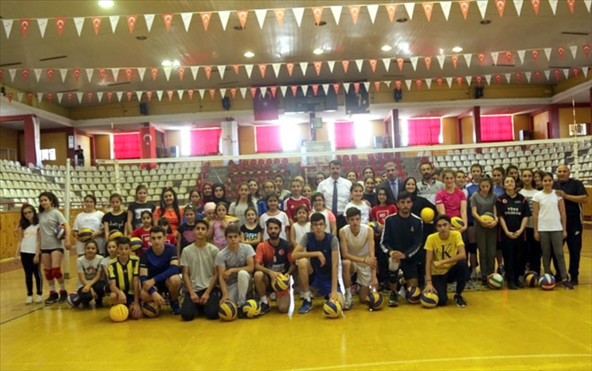 VALİ AYHAN: ?YENİ CEVHERLER YETİŞİYOR?