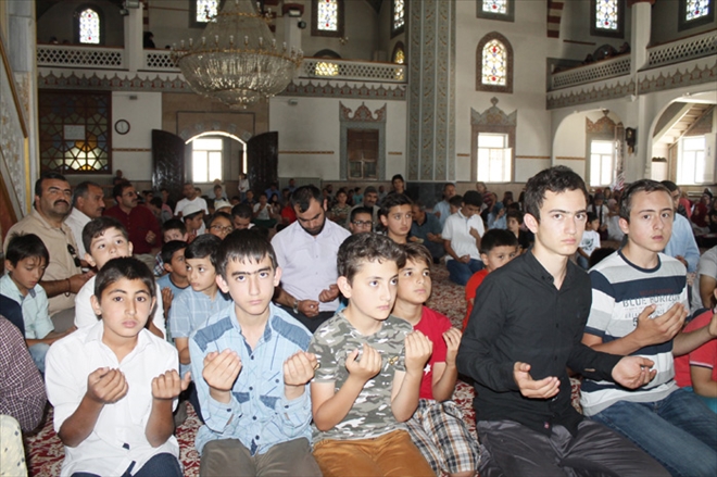 ÇOCUKLAR VE AİLELERİ CAMİDE BULUŞTU