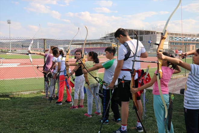 ?AMACIMIZ BAŞARILI SPORCULAR YETİŞTİRMEK?