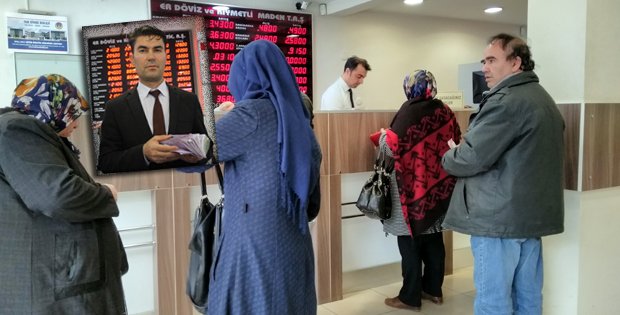 DÖVİZ BÜROLARI DOLUP TAŞTI