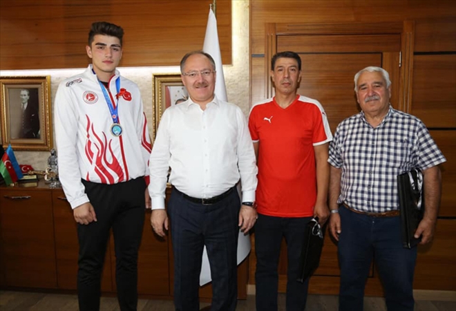 ?TALHA BİZLERİ GURURLANDIRDI?