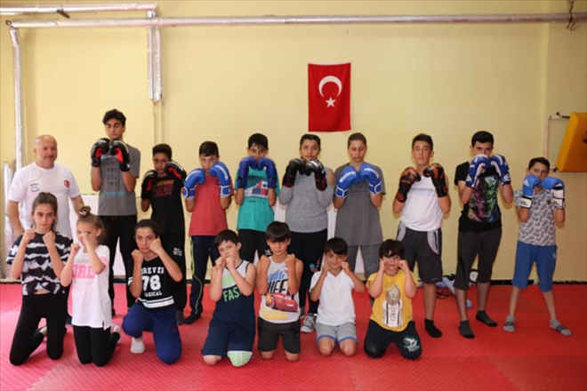 ?BAŞARILI SPORCULAR YETİŞTİRMEK İSTİYORUZ?