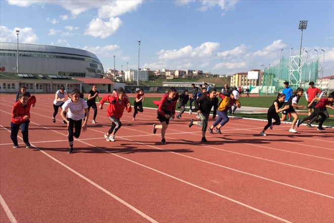 ATLETİZM YAZ OKULU DEVAM EDİYOR