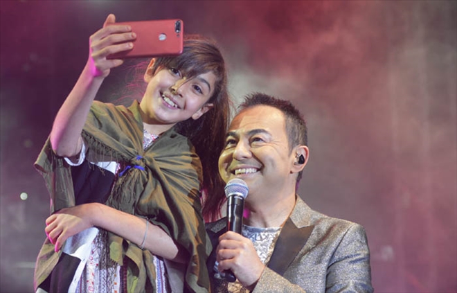 SİVASLILAR SERDAR ORTAÇ İLE COŞTU - VİDEO