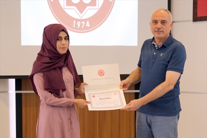 YAZ KURSUNA KATILAN 30 ÖĞRENCİYE SERTİFİKA - VİDEO