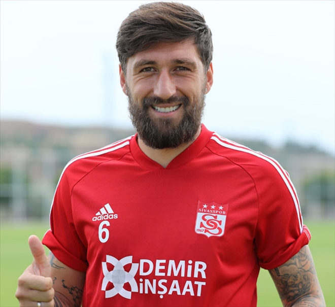 PAUL PAPP İLE 1 YIL DAHA!