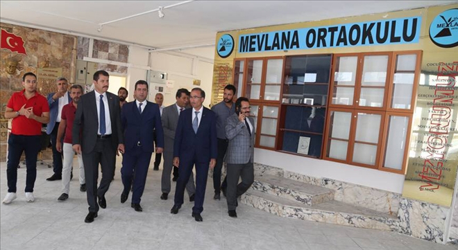 OKULLAR ÇAĞA UYGUN HALE GETİRİLİYOR