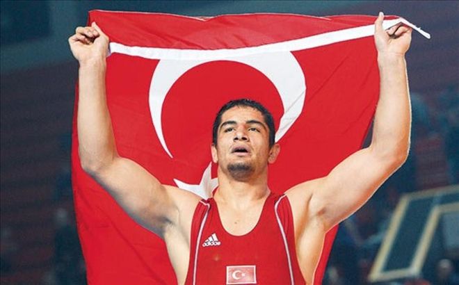 AKGÜL, YILIN SPORCUSU SEÇİLDİ