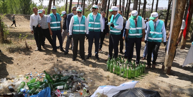 HÜKÜMLÜLER ÇEVRE TEMİZLİĞİ YAPTI