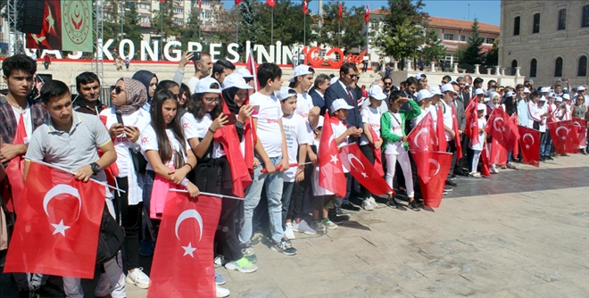 81 İLDEN 430 ÇOCUK SİVAS´I GEZECEK