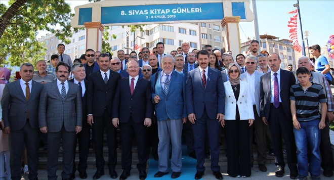 KİTAP KOKUSU SİVAS´A YAKIŞTI