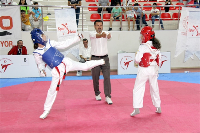 ŞAMPİYONA YARIN SONA ERECEK