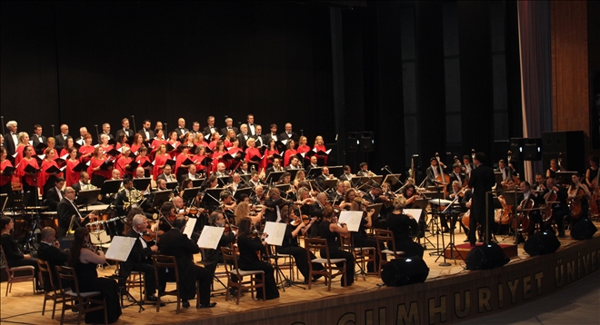 SENFONİ ORKESTRASI´NDAN MUHTEŞEM KONSER