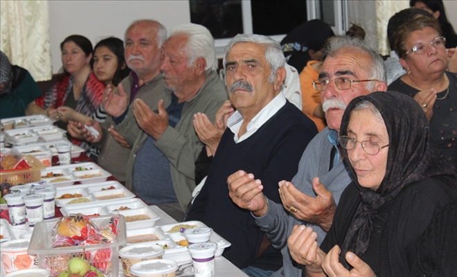 ?ET VE TIRNAK GİBİ KENETLENMEMİZ LAZIM?