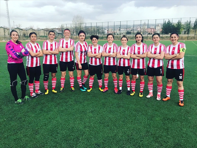 KADINLAR FUTBOL LİGİ EKİM´DE BAŞLIYOR