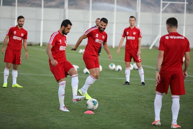 YİĞİDO TOPBAŞI YAPTI