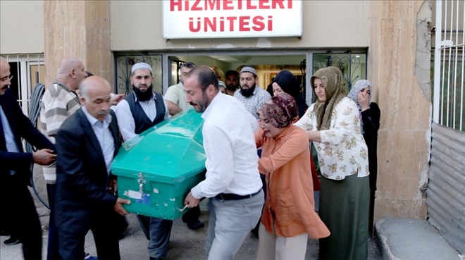 BABA VE ÜÇ OĞLUNA GÖZÜ YAŞLI VEDA