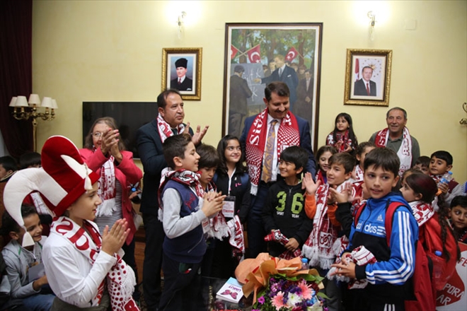 MİNİK YİĞİDOLAR SİVASSPOR´A SAHİP ÇIKIYOR