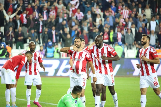 SİVASSPOR 3 HAFTA SONRA KAZANDI