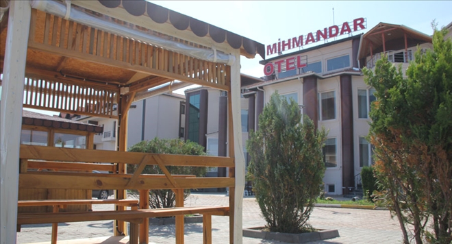 MİHMANDAR OTEL´DE AÇIK HAVADA KAHVALTI - video