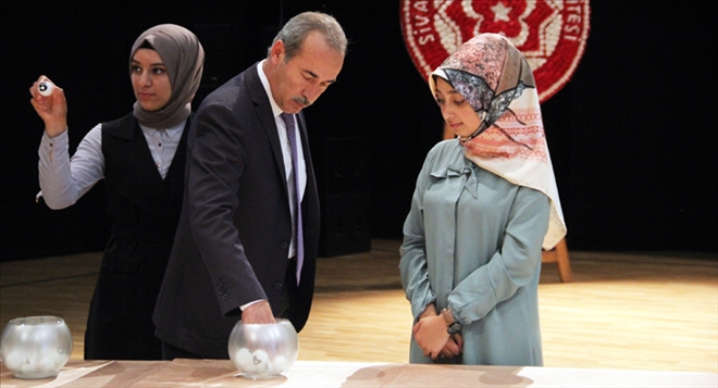 ÜNİVERSİTEDE KURA HEYECANI - video