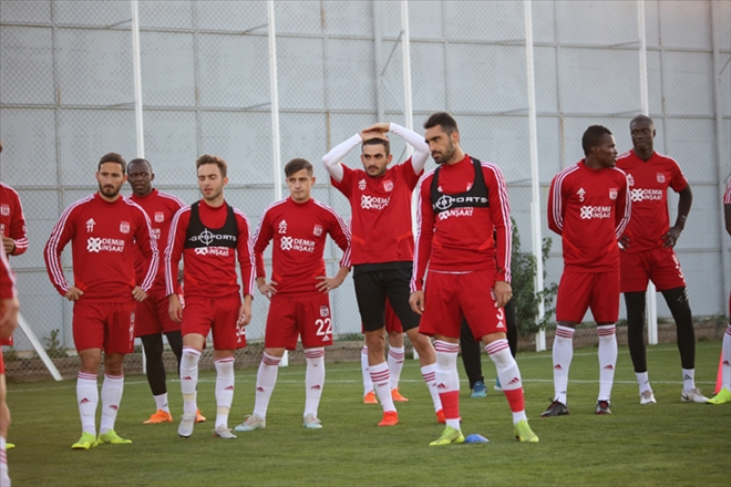 SİVASSPOR 2 EKSİKLE ÇALIŞTI